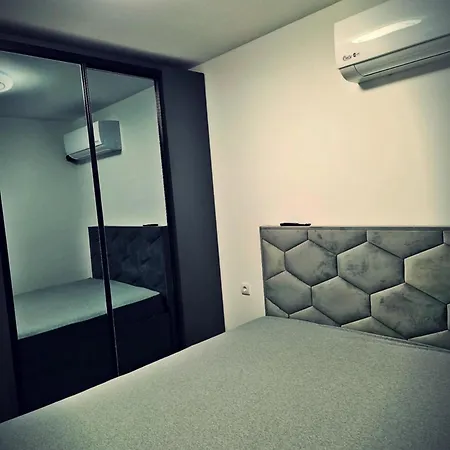 Lala Apartment *